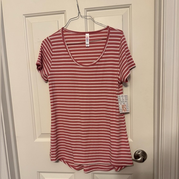 NWT Lularoe Classic Tee Sz XS Burgundy and Cream Stripes - Picture 1 of 5
